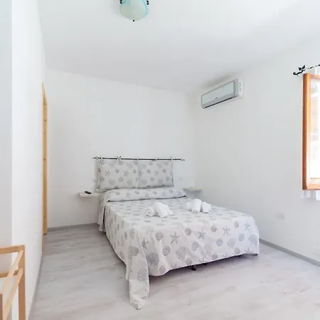 Brezza B&B Golfo Aranci Exterior photo