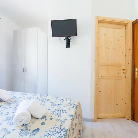 Brezza B&B Golfo Aranci Exterior photo